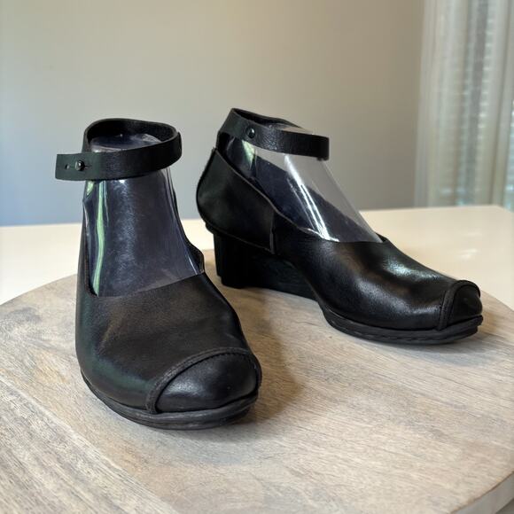 Trippen Black Leather Ankle Strap Heels Avant Garde Designer Shoes Germany Sz 8 - Picture 1 of 10